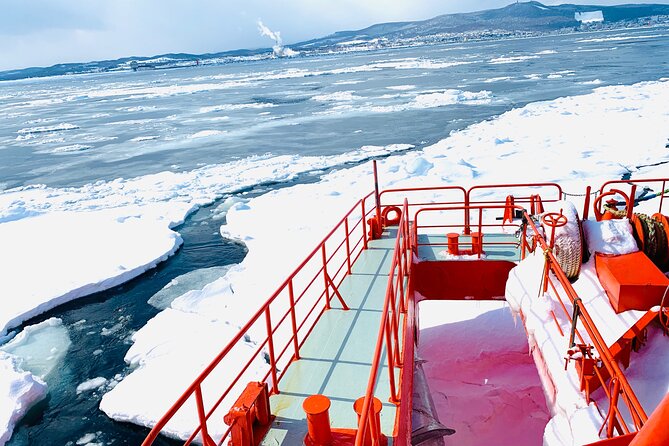 2 Day Tour to Icebreaker Mombetsu and Asahiyama Zoo in Hokkaido - Okhotsk Tower looks beneath the ice