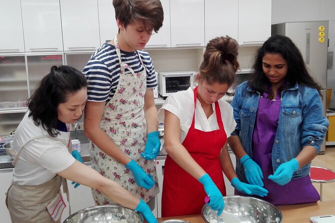 2 hours sushi class - English instruction and dietary planning