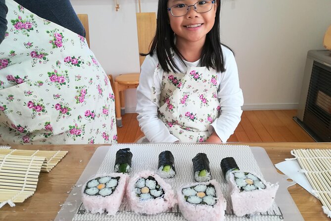 2 hours sushi class - Pickup from Makomanai Station