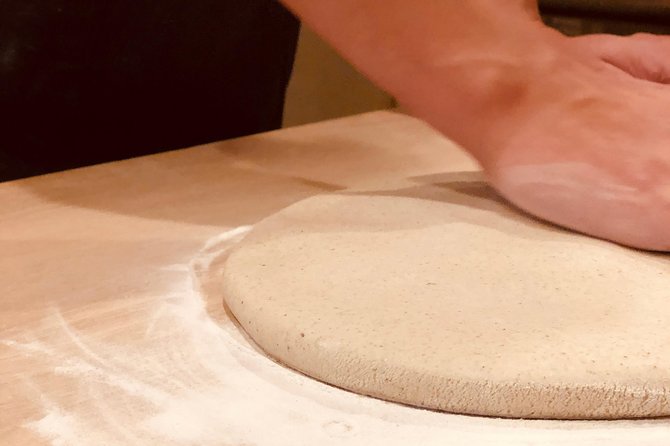 A pairing experience in Sapporo where you can enjoy tempura and 3 kinds of Hokkaido-only sake, along with a soba-noodle making experience! - Three sake pours, two cold and one warm