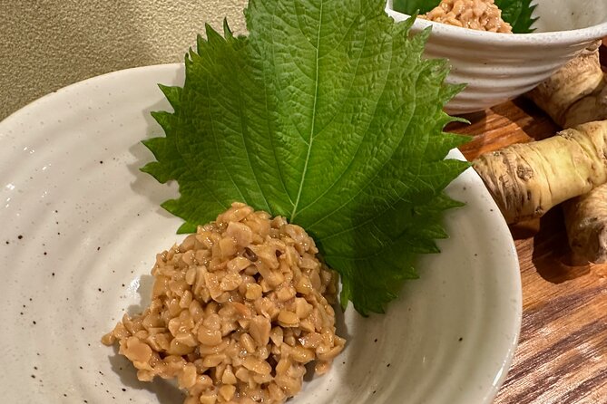 A plan to try soba-noodle making and eat with 4 kinds of Japanese favorite condiments! - Four toppings that change the meal