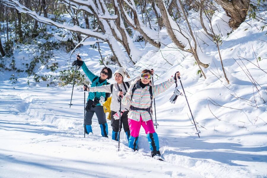 Bamboo Ice Cave: Snowshoe to see a natural phenomenon! - Why bamboo ice is worth a winter outing