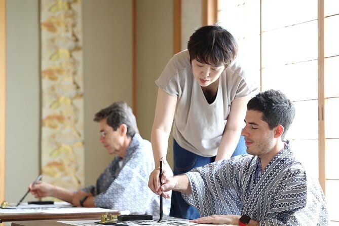 Calligraph Name in Japanese and Dress in Kimono - Key points to know before booking