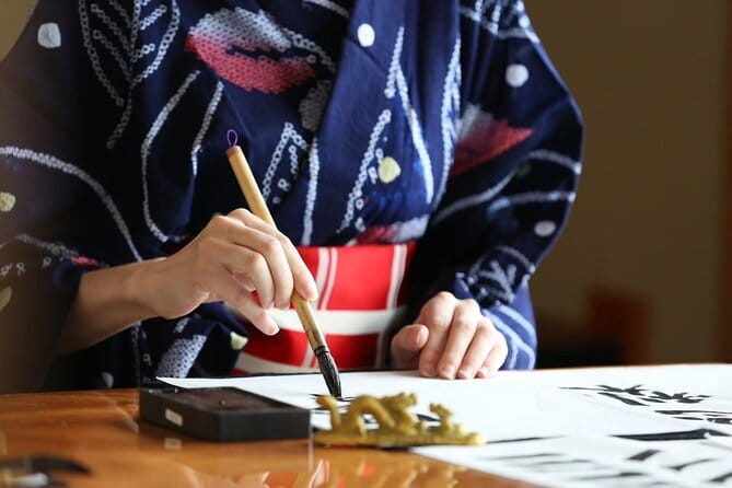 Calligraph Name in Japanese and Dress in Kimono - A quiet introduction to Japanese calligraphy