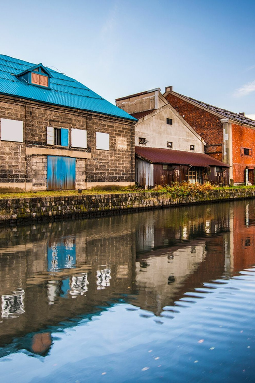 From Sapporo: Private Day Trip to Otaru - Choosing between handmade glass and music boxes