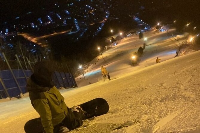 Full Day Private Skiing / Snowboarding Tour in Sapporo - Jozankei Onsen and the optional dinner
