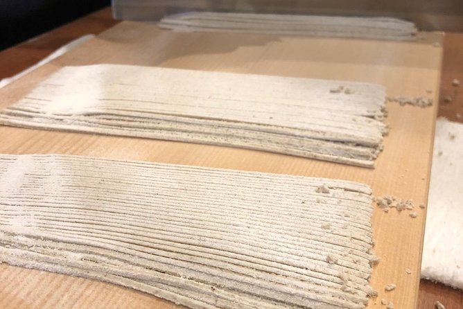 Gluten-free only.Soba making experience plan! - Cutting the noodles before they dry