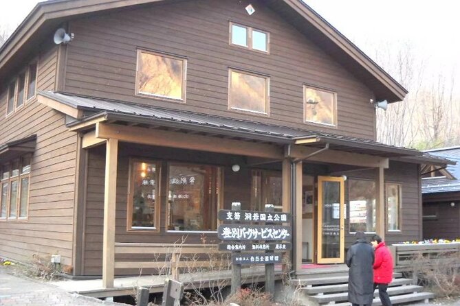 Hokkaido Day Tour from Sapporo: with Bear Park Option - The bear park option, and what it adds
