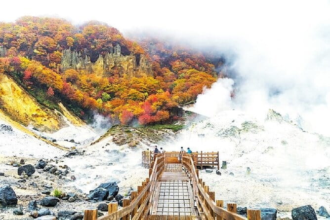 Hokkaido│Noboribetsu & Toya Day Tour with Ropeway Ticket - Noboribetsu Jigokudani shows Hokkaido’s volcanic power