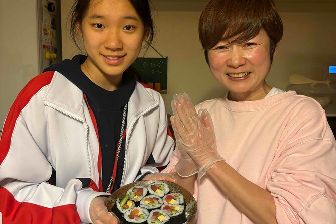 Hokkaido Seafood Sushi Rolls Experience with Matcha, in Sapporo - A quiet matcha finish from noon to 12:30