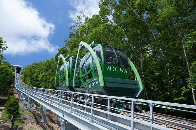 Mt. Moiwa Ropeway / Moriscar Ticket - The five-minute ride to the middle station