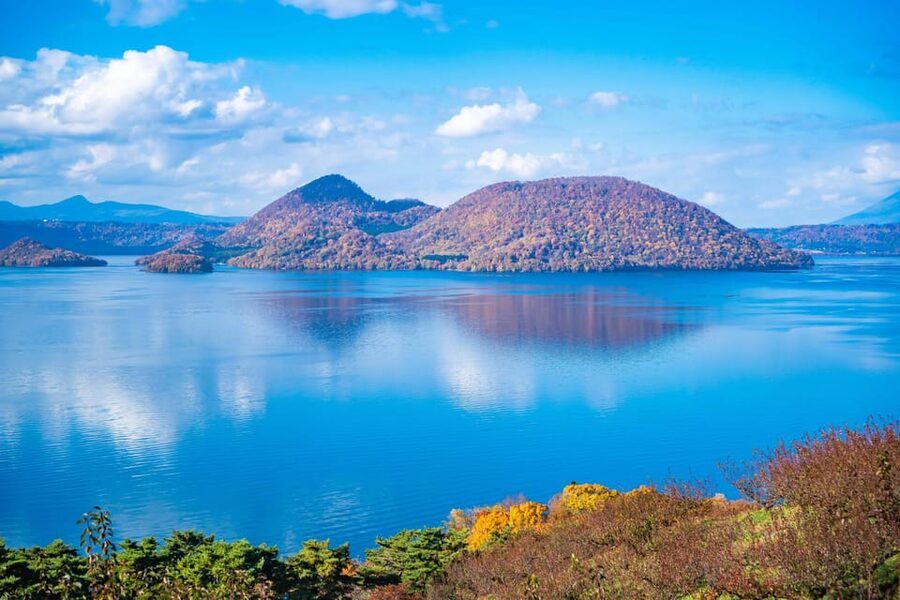 Mt. Usu: Hike to the crater and see the stunning Lake Toya! - The Lake Toya photo stop on the way back