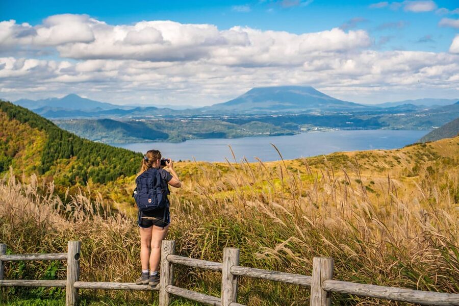 Mt. Usu: Hike to the crater and see the stunning Lake Toya! - What the guide adds to the day