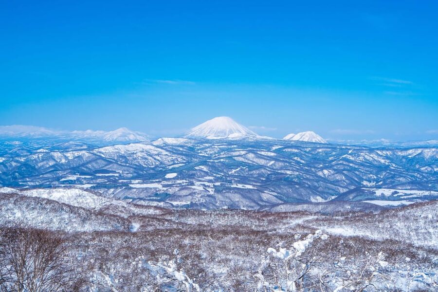 Noboribetsu: Orofure Pass Snowshoeing Tour - The drive from Noboribetsu to the trail