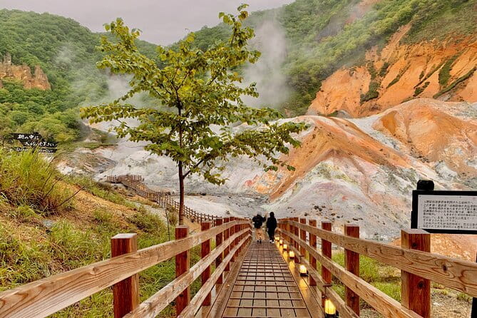 Private Day Tour to Hokkaido Noboribetsu and Lake Toya by Car - Lake Hill Farm: a gentle start near Lake Toya