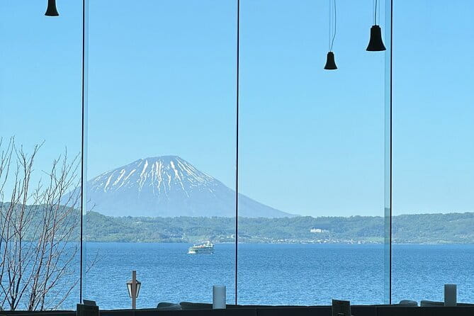 Private Day Tour to Hokkaido Noboribetsu and Lake Toya by Car - Lunch on Toyako Onsen Street