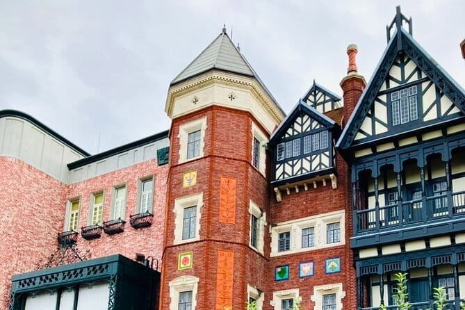 Tour in Sapporo Shrine, Fish Market and Shiroi Koibito Park - Shiroi Koibito Park and the cookie factory